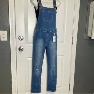 Adorable Girls Overalls 💙👖